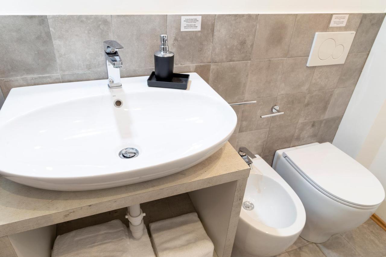 Pregiata Camera Con Bagno Privato - Blu Di Persia Trieszt Kültér fotó
